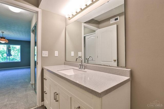 715 Castlegate Lane, Springfield Twp., OH 45231