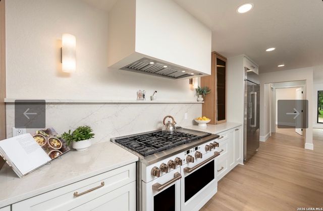 412 Cliffside Dr, Shavano Park, TX 78231