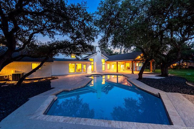 412 Cliffside Dr, Shavano Park, TX 78231