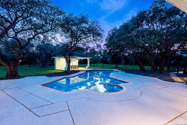 412 Cliffside Dr, Shavano Park, TX 78231
