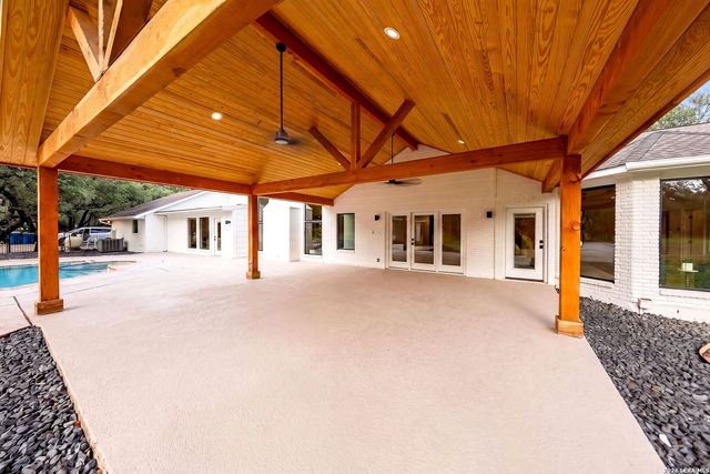 412 Cliffside Dr, Shavano Park, TX 78231