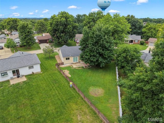 1201 Summerwood Drive, St Peters, MO 63376
