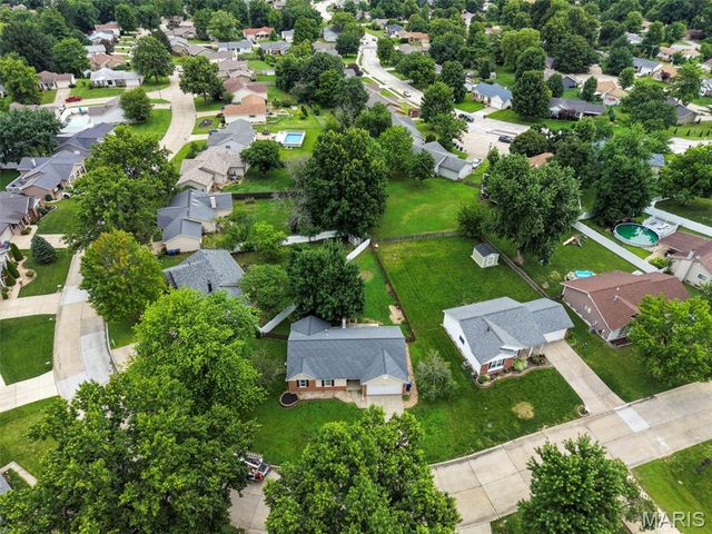 1201 Summerwood Drive, St Peters, MO 63376
