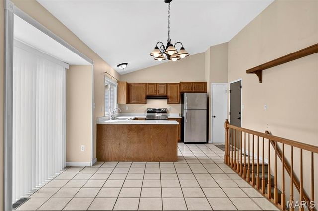 1201 Summerwood Drive, St Peters, MO 63376