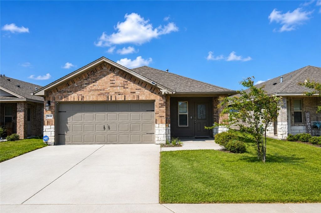 7618 Herd Rider, Corpus Christi, TX 78414 — exterior