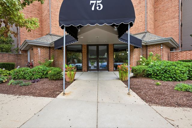 75 Kristin Circle 309, Schaumburg, IL 60195