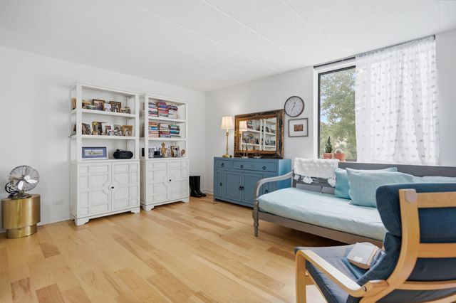 75 Kristin Circle 309, Schaumburg, IL 60195