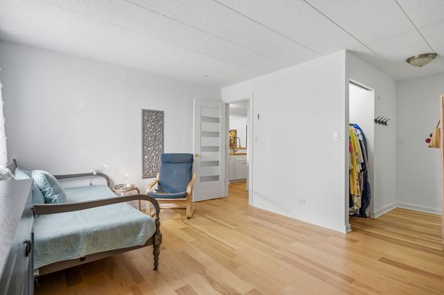75 Kristin Circle 309, Schaumburg, IL 60195