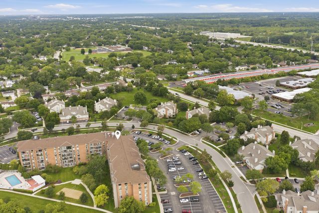 75 Kristin Circle 309, Schaumburg, IL 60195