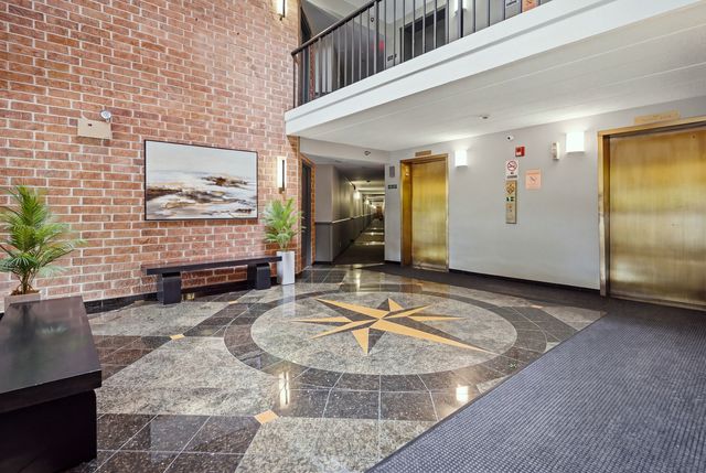 75 Kristin Circle 309, Schaumburg, IL 60195