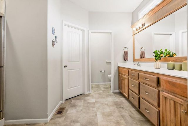 25496 W 148th Terrace, Olathe, KS 66061