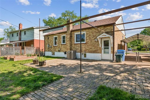 1275 St Mark Drive, Florissant, MO 63031