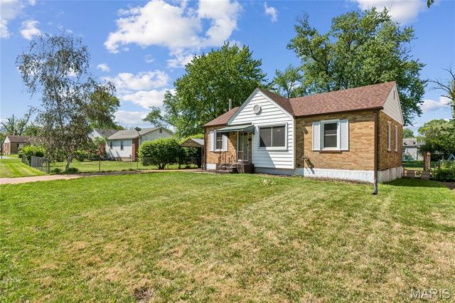 1275 St Mark Drive, Florissant, MO 63031