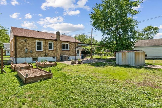 1275 St Mark Drive, Florissant, MO 63031