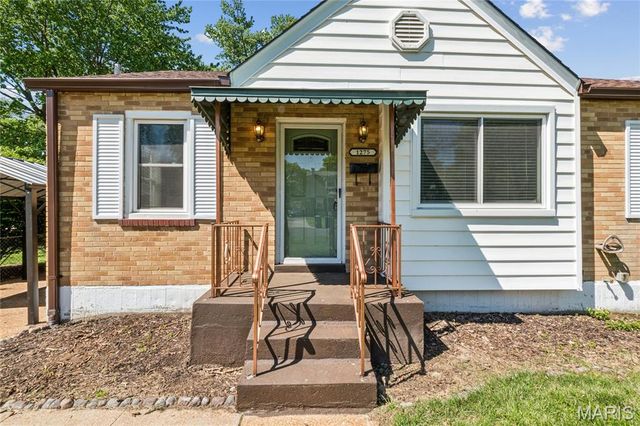 1275 St Mark Drive, Florissant, MO 63031