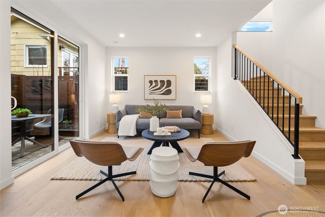 713 N 70th Street, Seattle, WA 98103