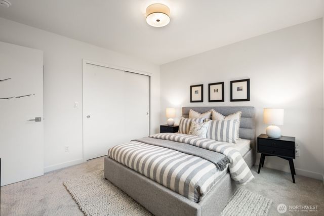 713 N 70th Street, Seattle, WA 98103