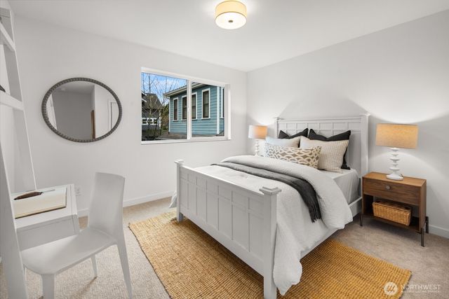 713 N 70th Street, Seattle, WA 98103