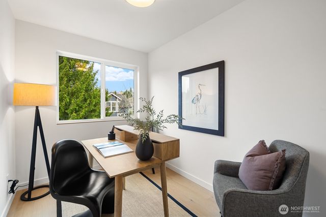 713 N 70th Street, Seattle, WA 98103