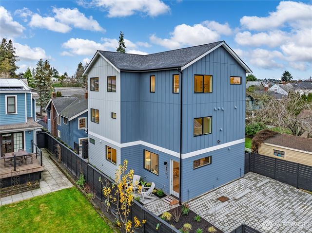 713 N 70th Street, Seattle, WA 98103