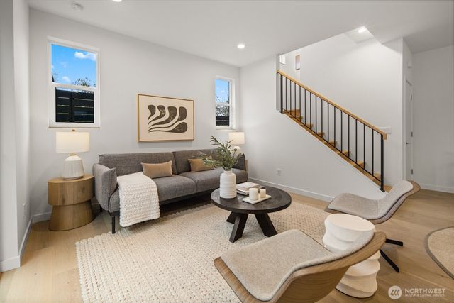 713 N 70th Street, Seattle, WA 98103