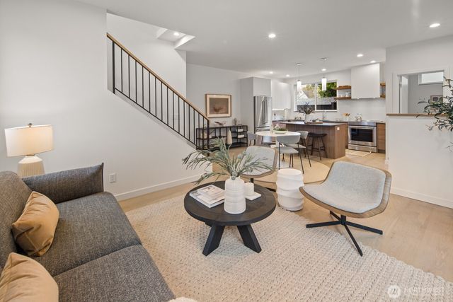 713 N 70th Street, Seattle, WA 98103