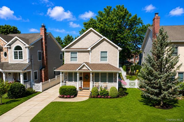 369 Euston Road S, Garden City, NY 11530