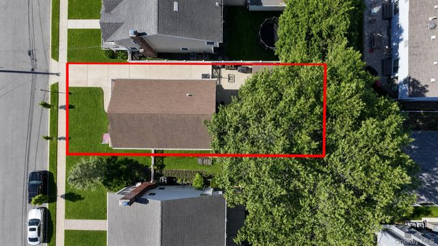 369 Euston Road S, Garden City, NY 11530