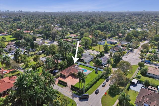2 NE 160th St, Miami, FL 33162