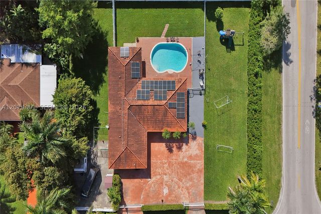 2 NE 160th St, Miami, FL 33162