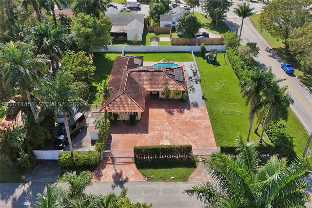 2 NE 160th St, Miami, FL 33162