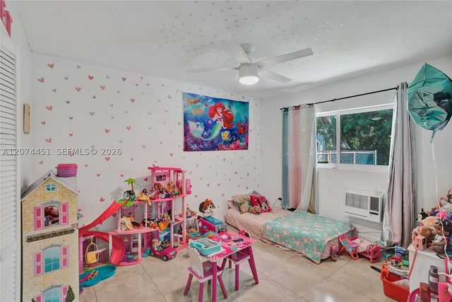 2 NE 160th St, Miami, FL 33162