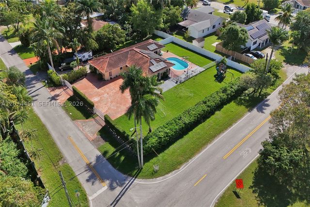 2 NE 160th St, Miami, FL 33162