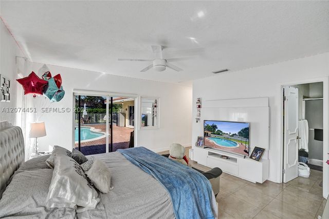 2 NE 160th St, Miami, FL 33162