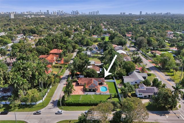 2 NE 160th St, Miami, FL 33162