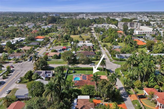 2 NE 160th St, Miami, FL 33162