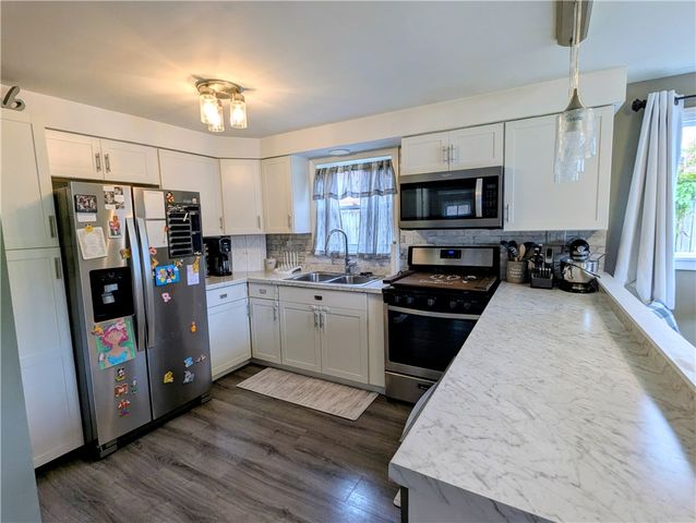 513 W Miller Ave, Munhall, PA 15120