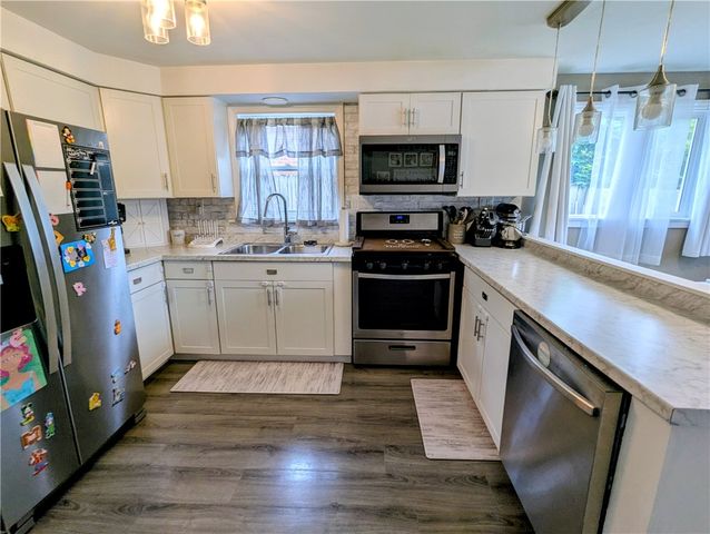 513 W Miller Ave, Munhall, PA 15120