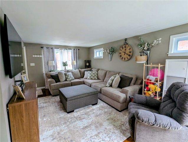 513 W Miller Ave, Munhall, PA 15120