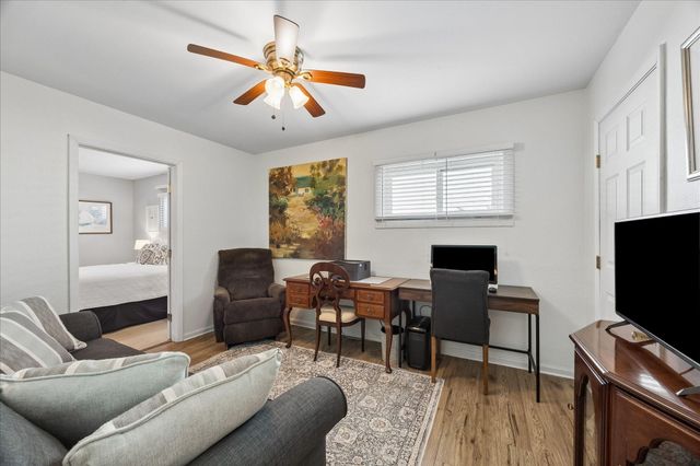 126 Dolphin, Galveston, TX 77550