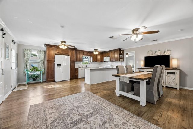 126 Dolphin, Galveston, TX 77550