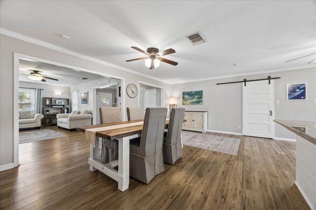 126 Dolphin, Galveston, TX 77550