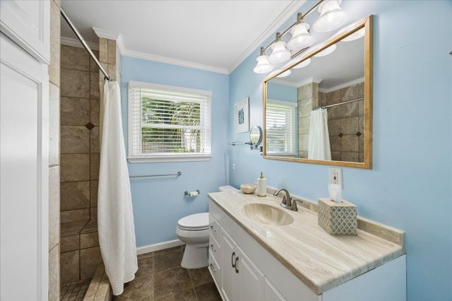 126 Dolphin, Galveston, TX 77550
