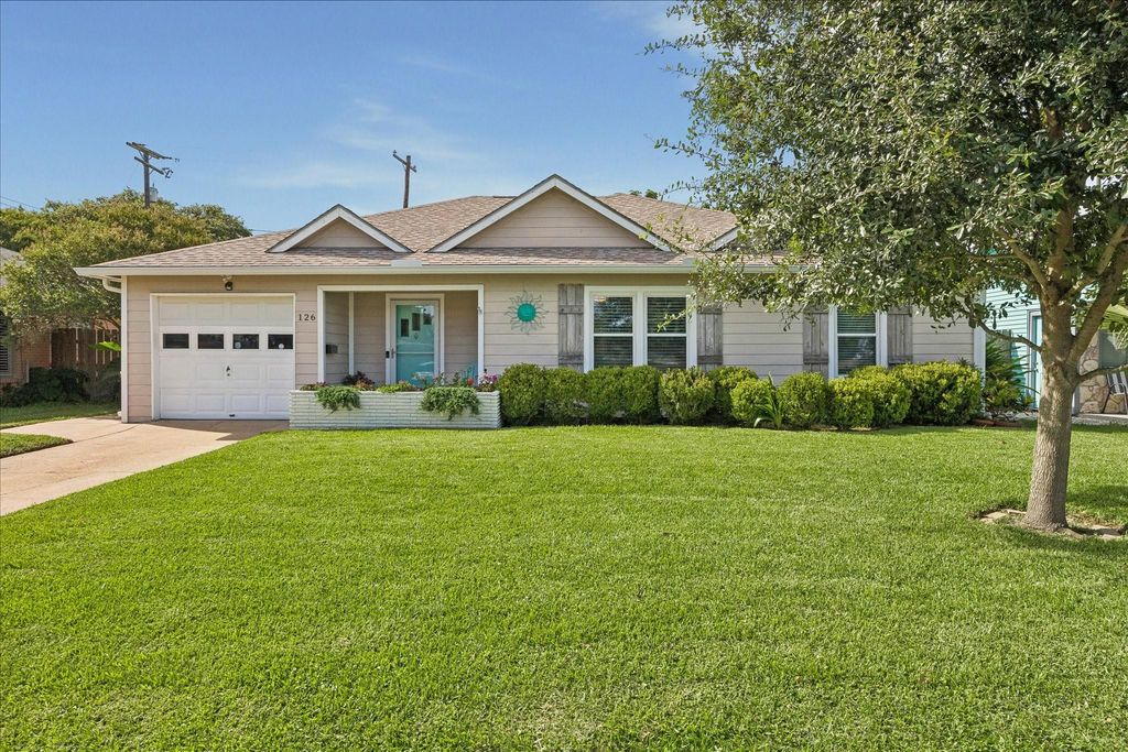 126 Dolphin, Galveston, TX 77550