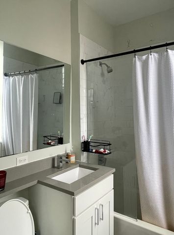 1205 W Webster Avenue 2E, Chicago, IL 60614
