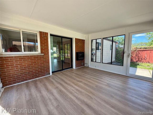 25530 Marilyn Avenue, Warren, MI 48089