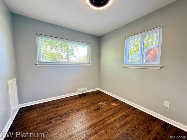 25530 Marilyn Avenue, Warren, MI 48089