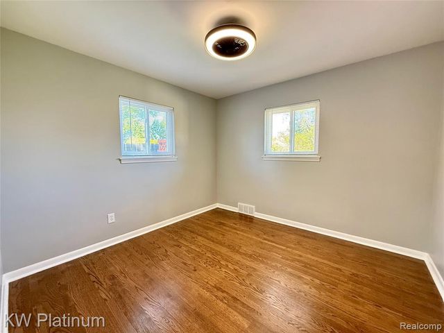 25530 Marilyn Avenue, Warren, MI 48089