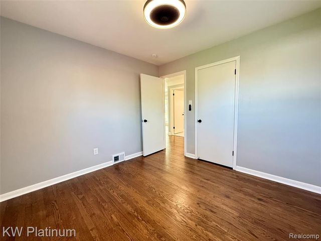 25530 Marilyn Avenue, Warren, MI 48089
