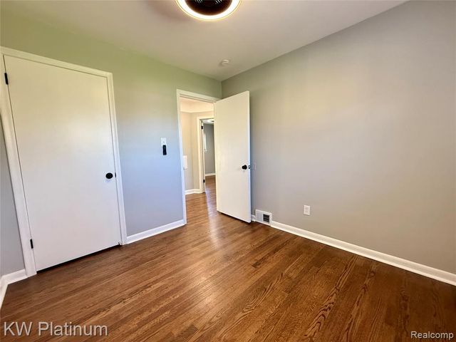 25530 Marilyn Avenue, Warren, MI 48089
